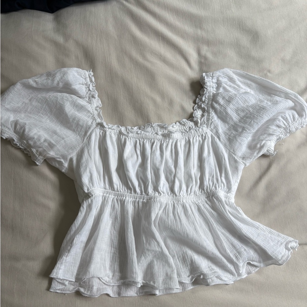 Aritzia - Sunday best Smocked Flutter Sleeve Top